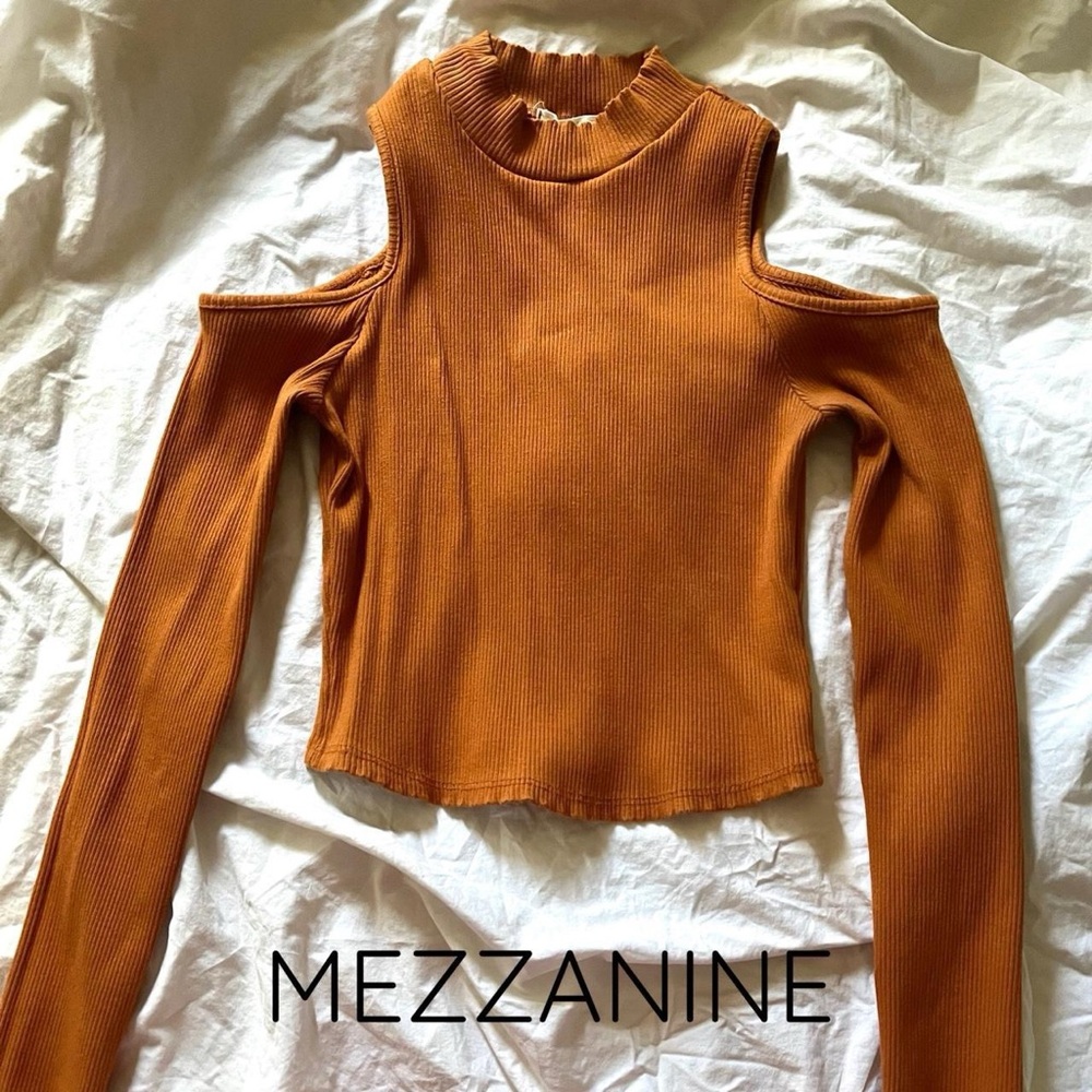 Mezzanine Orange Cold Shoulder Top 🍊